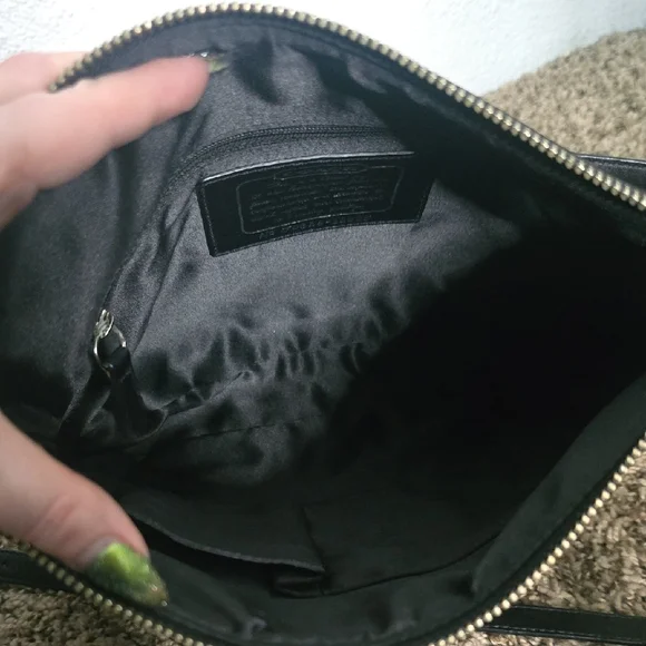 Coach Signature Mono Black & Gray Crossbody/Shoulder W/ Silver Hardware (EUC)🖤 - Picture 12 of 14